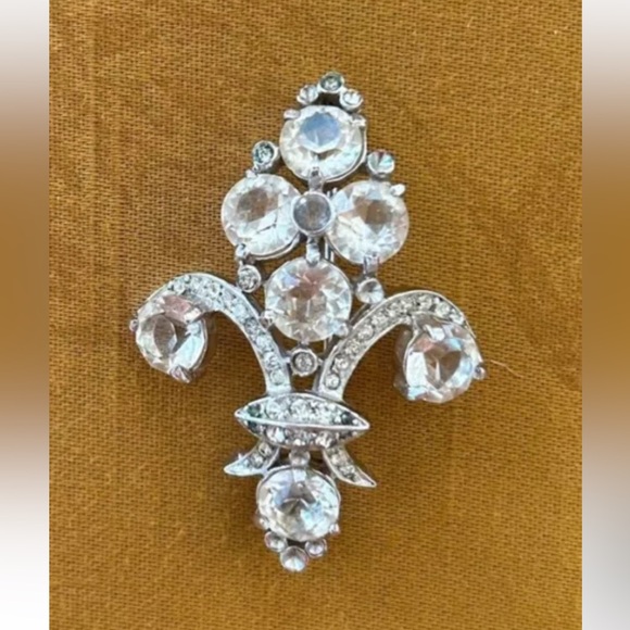 Vintage REJA, Inc. Fleur De Lis Silver Crystal Brooch - Picture 3 of 12